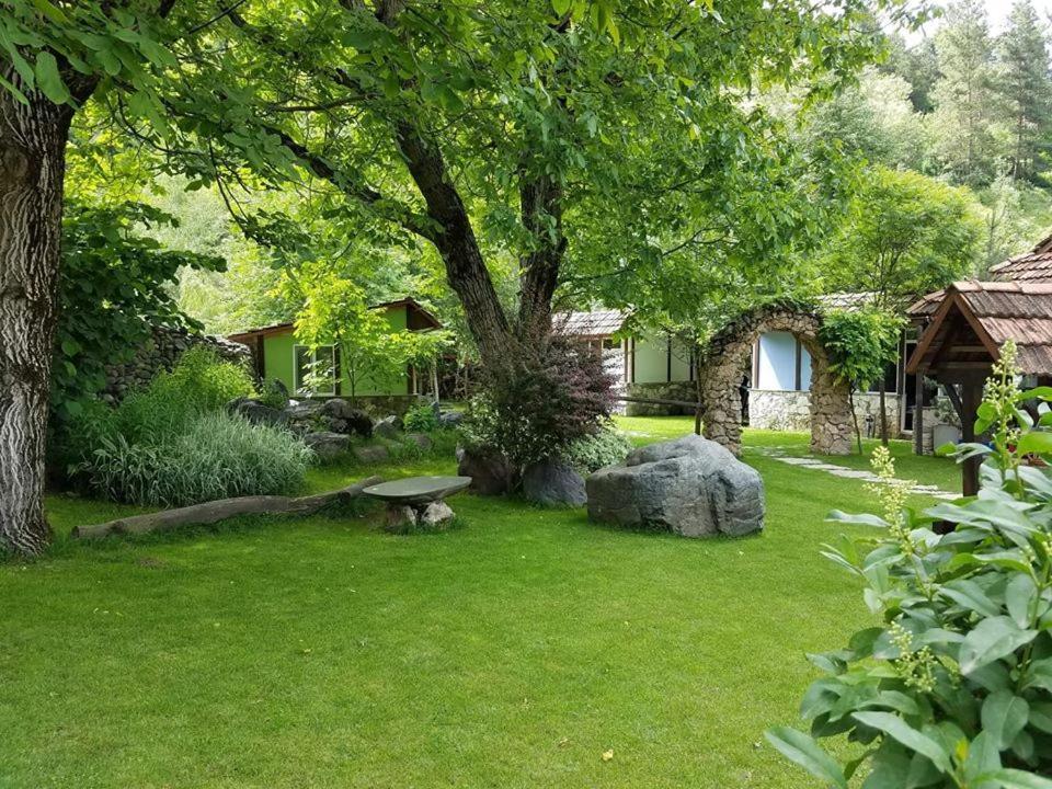 Bed and Breakfast Eco Garden Дилижан Экстерьер фото