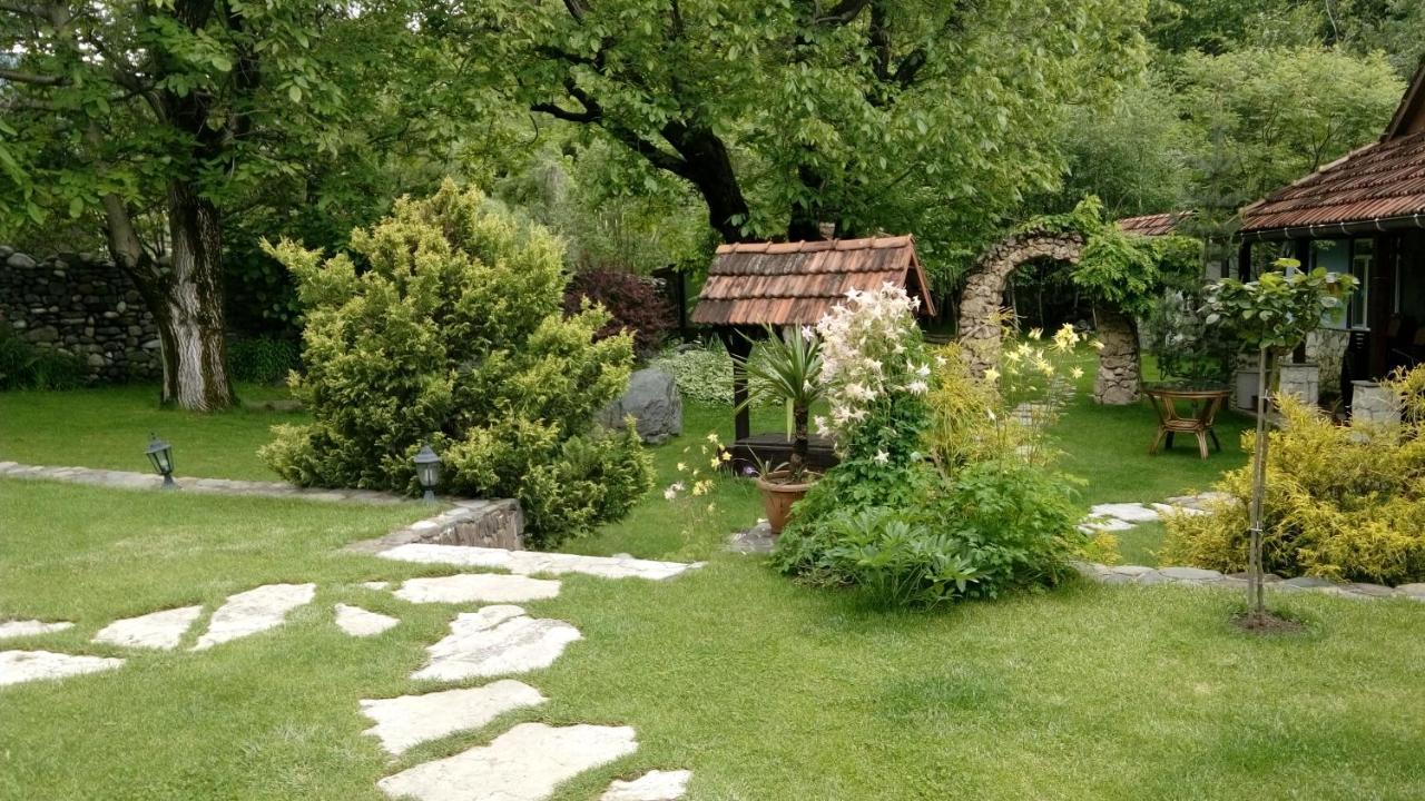 Bed and Breakfast Eco Garden Дилижан Экстерьер фото