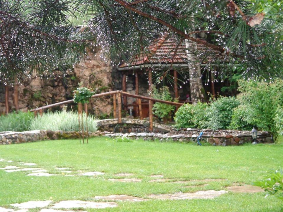 Bed and Breakfast Eco Garden Дилижан Экстерьер фото