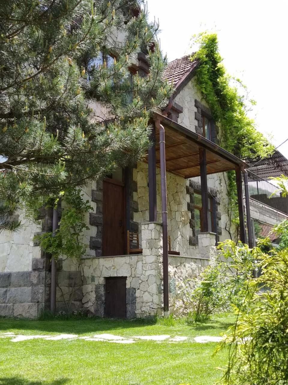 Bed and Breakfast Eco Garden Дилижан Экстерьер фото