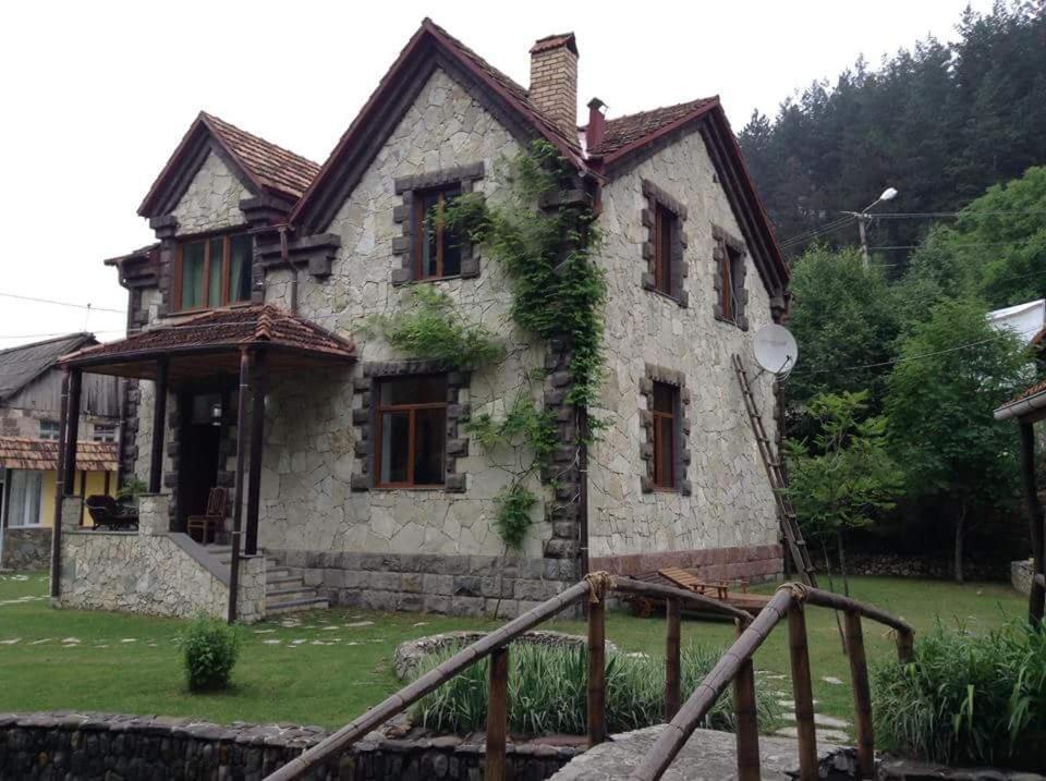 Bed and Breakfast Eco Garden Дилижан Экстерьер фото